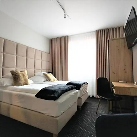 Wlodary Tennis Junior Bed & Breakfast