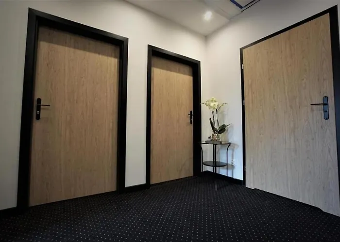 Wlodary Tennis Junior לינה וארוחת בוקר צ'סטוצ'ובה